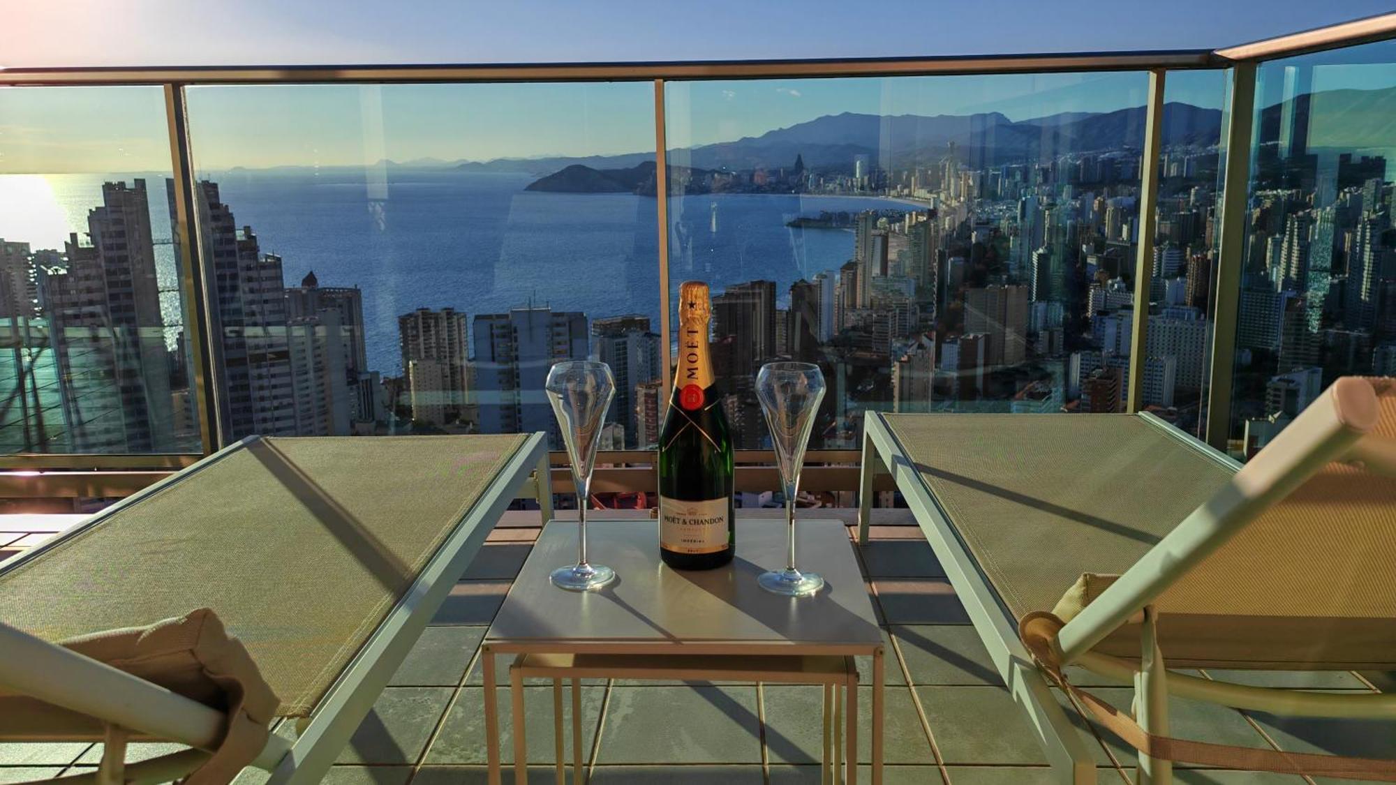 Апартаменти Skyline Floor 28 Sea Views Бенідорм Екстер'єр фото